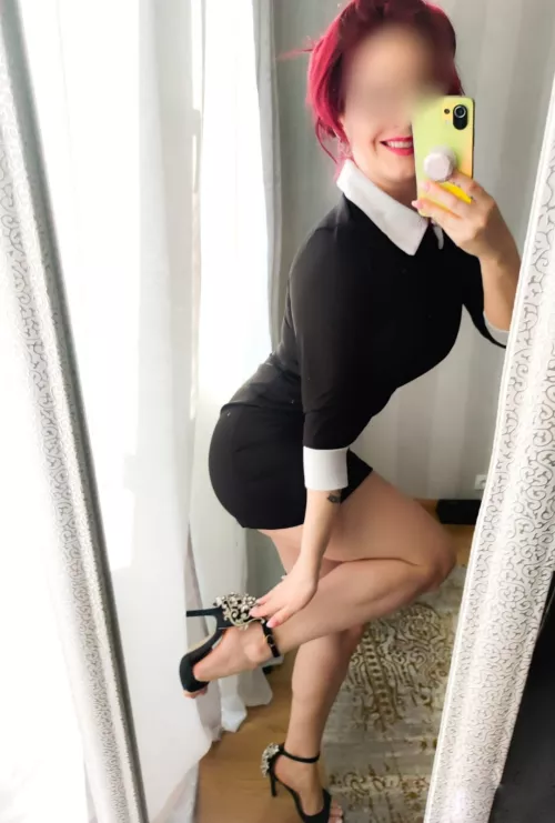 Getting ready to work 🥰 would you hire me?