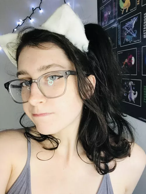 kitty girl luvs u and hopes you have a great Tuesday, uwu 💕💕💕