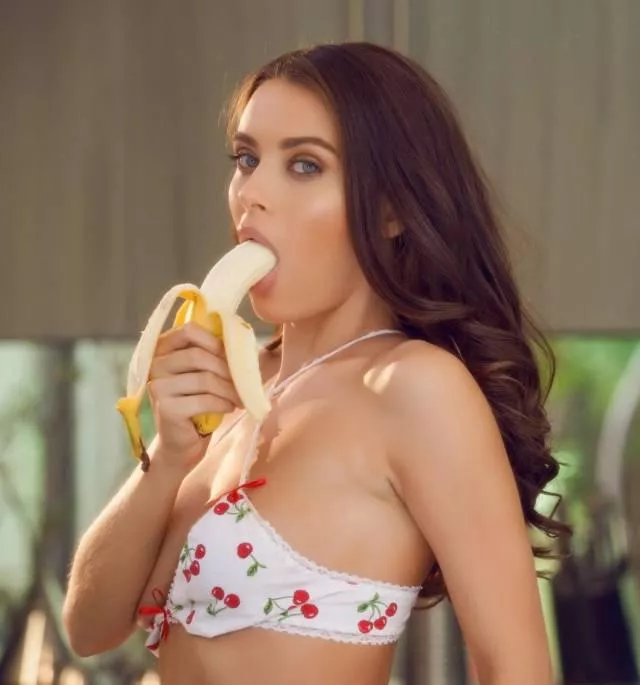 Lana | eating a banana