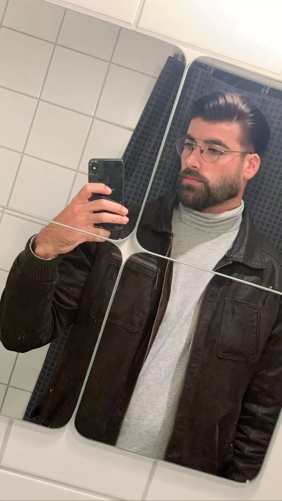 New haircut. New beard trim. New phone 😂.