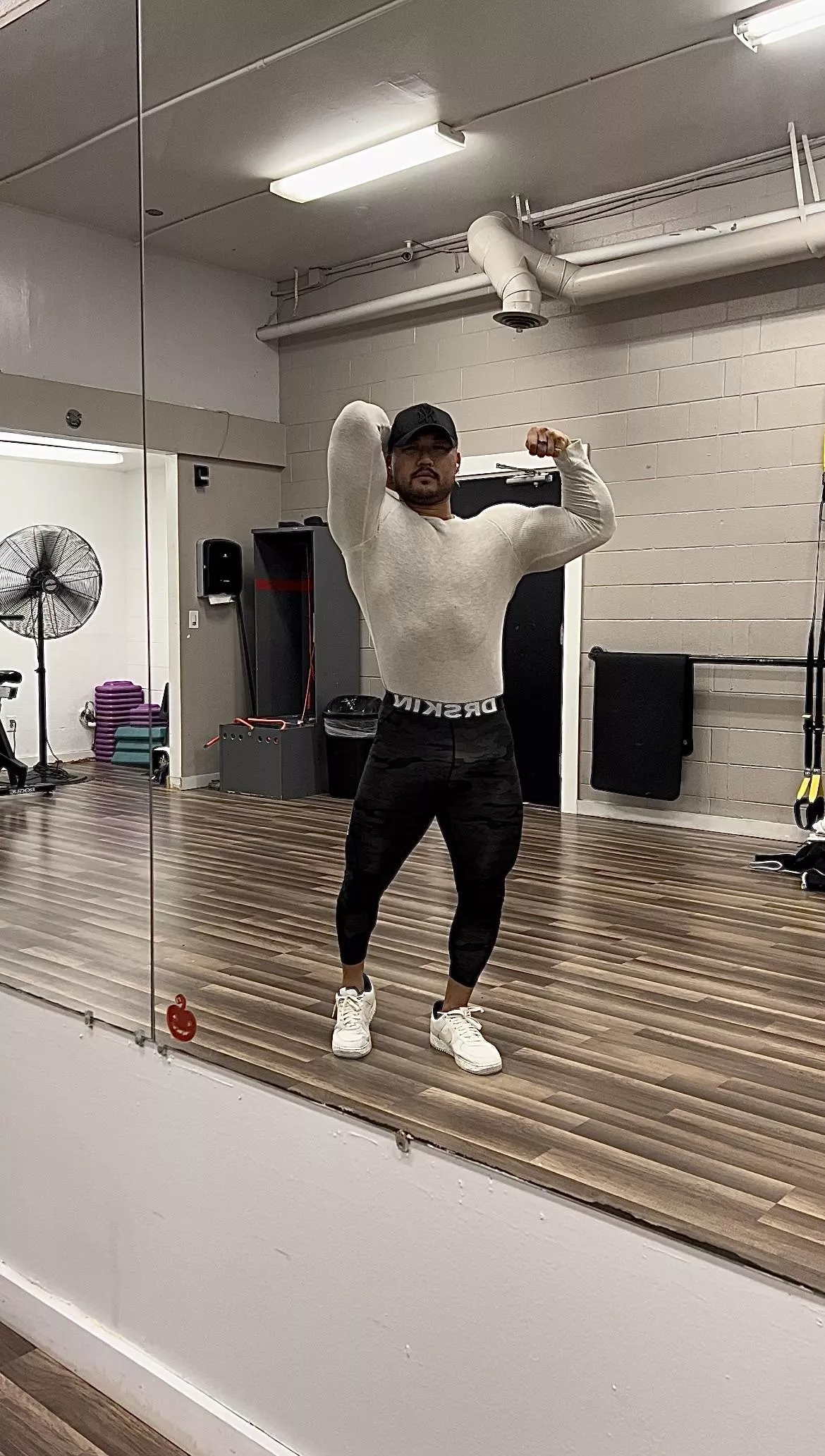 Compression pants can’t contain all this mass