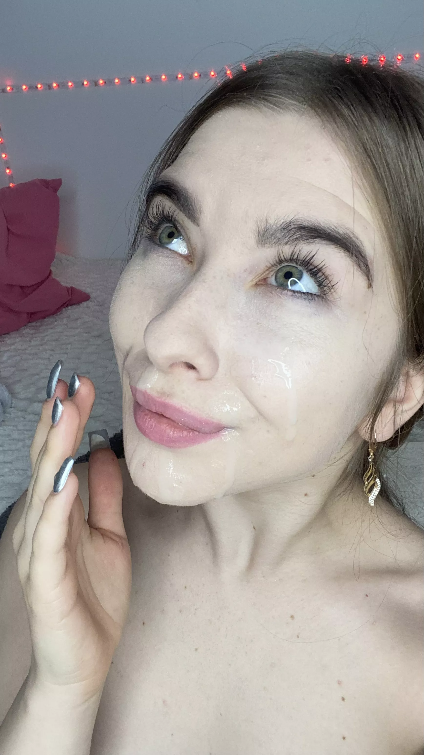 Cum on my face makes me smile