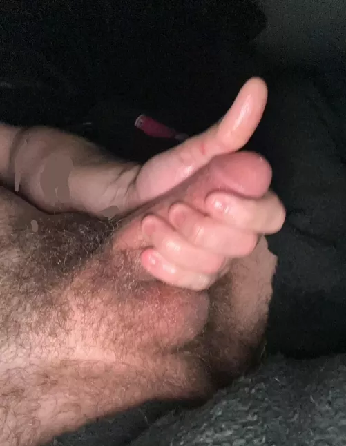 Dm me if interested in Jerk off sessions and showing off boxer shorts collections :)