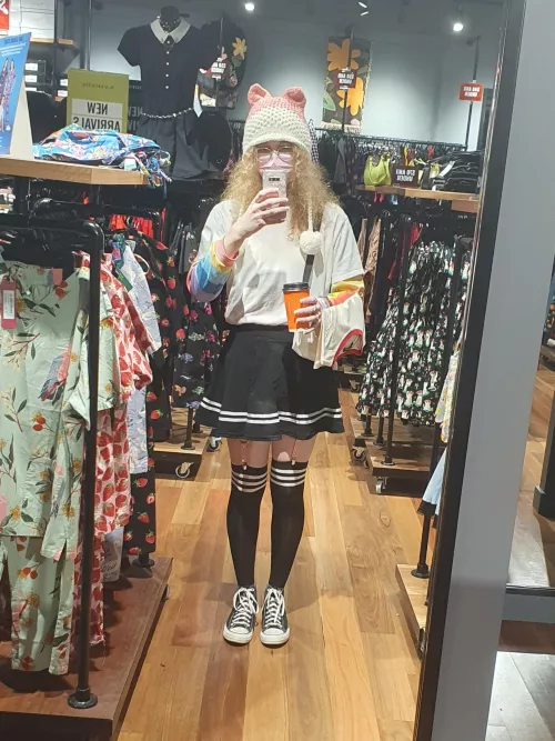 First time dressing fem in public :3