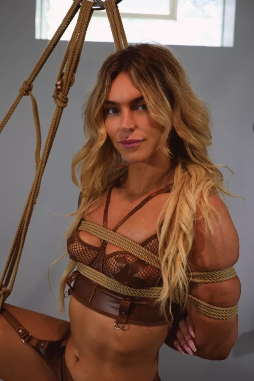 I love it when my arms & legs are tied 🖤