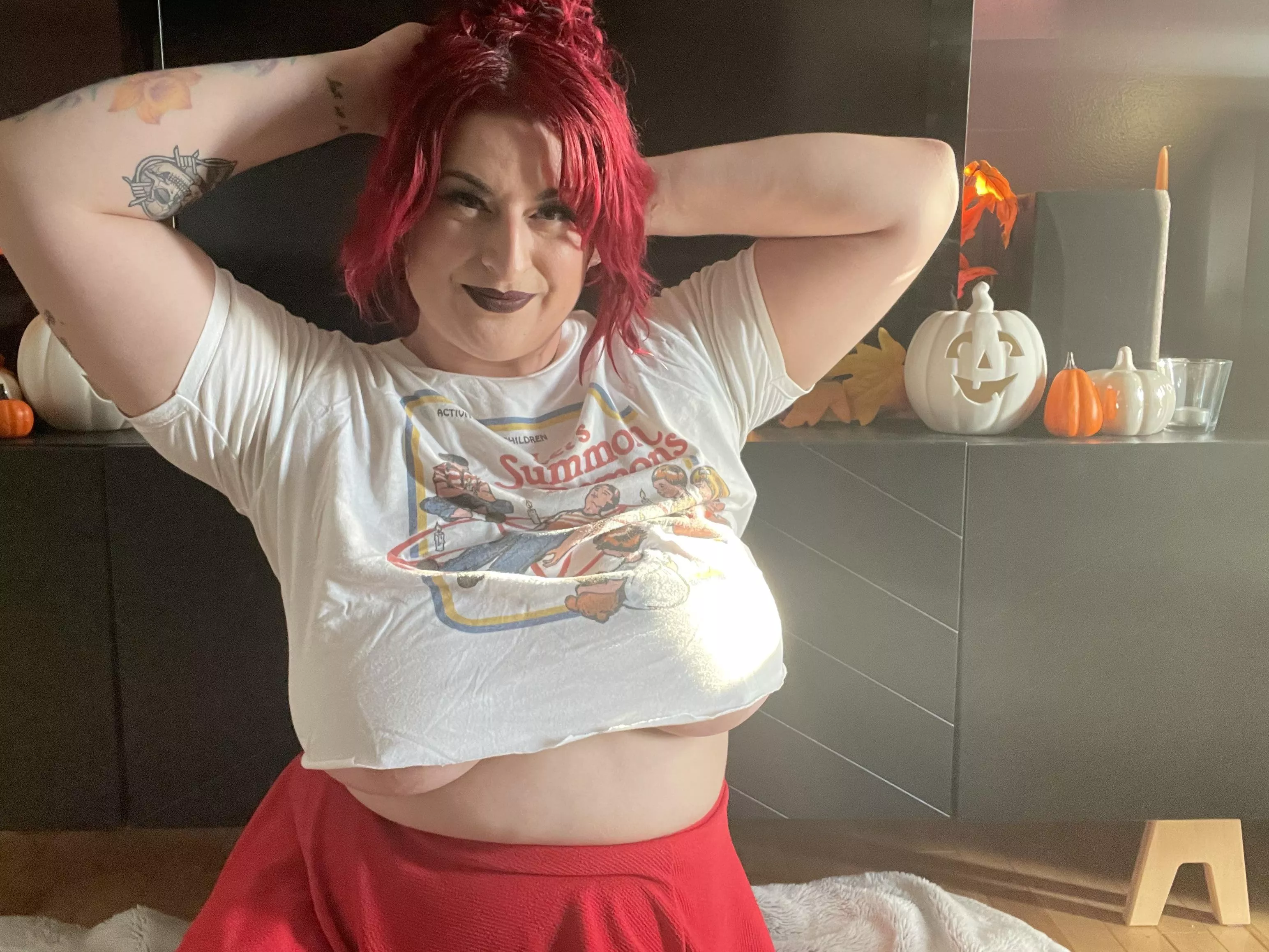 It’s getting harder & harder to keep them in, I imagine that makes you harder & harder, too.