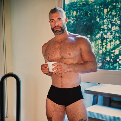 Less clothes means a better workout (m)