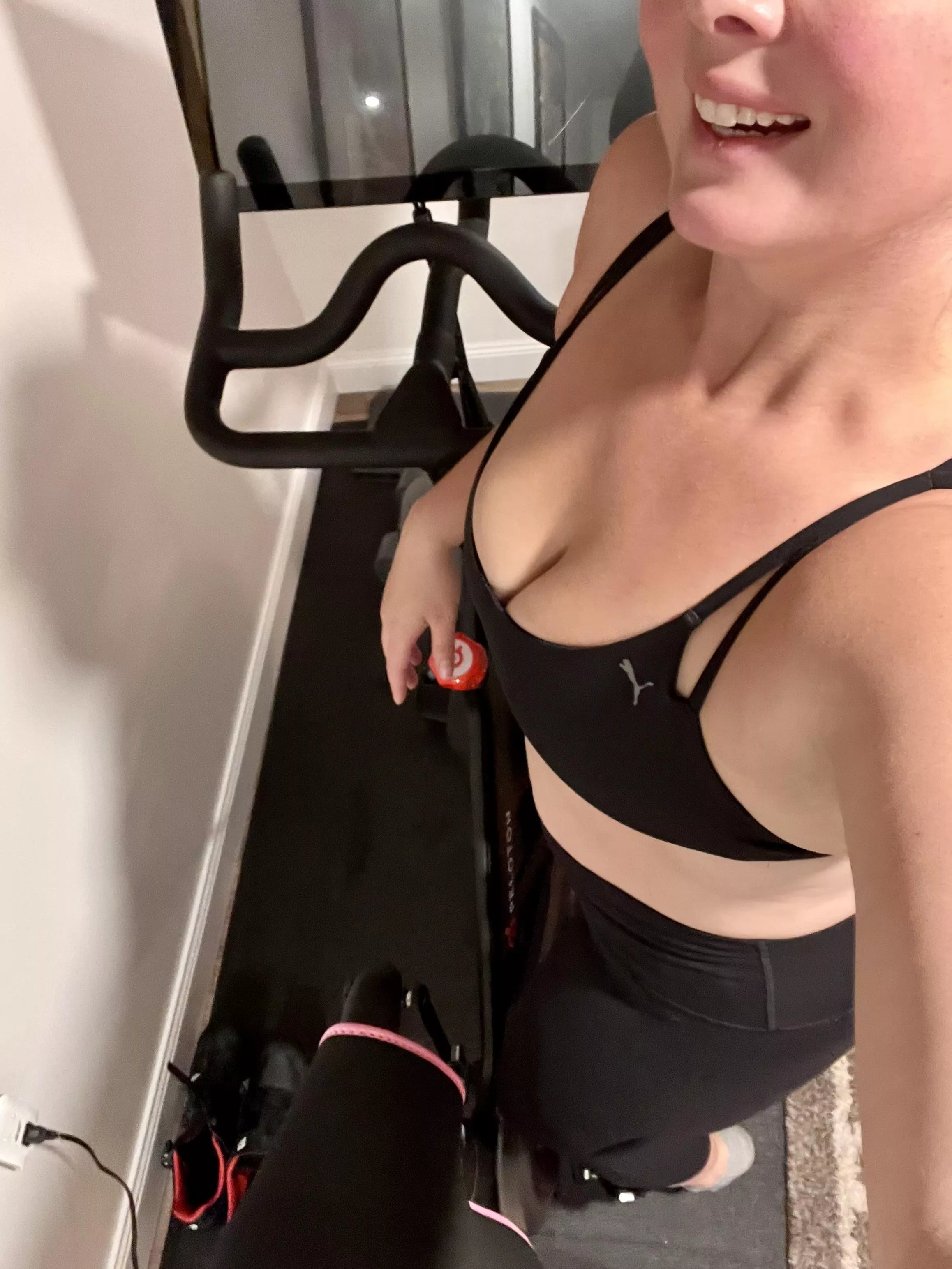 One hand on the knob and ready to ride! (F)