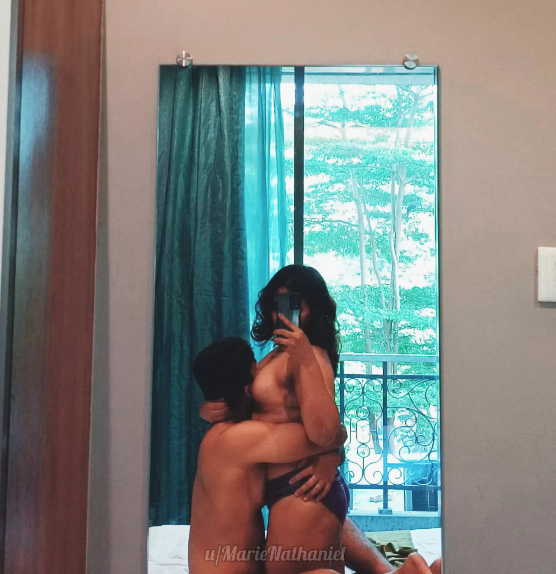 Put your head on my shoulder! [F] [C] 😉🔥