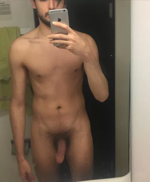 rate (m)e 6’4 170lbs