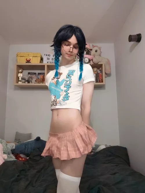 Say hi if u think I'm cute 🥺