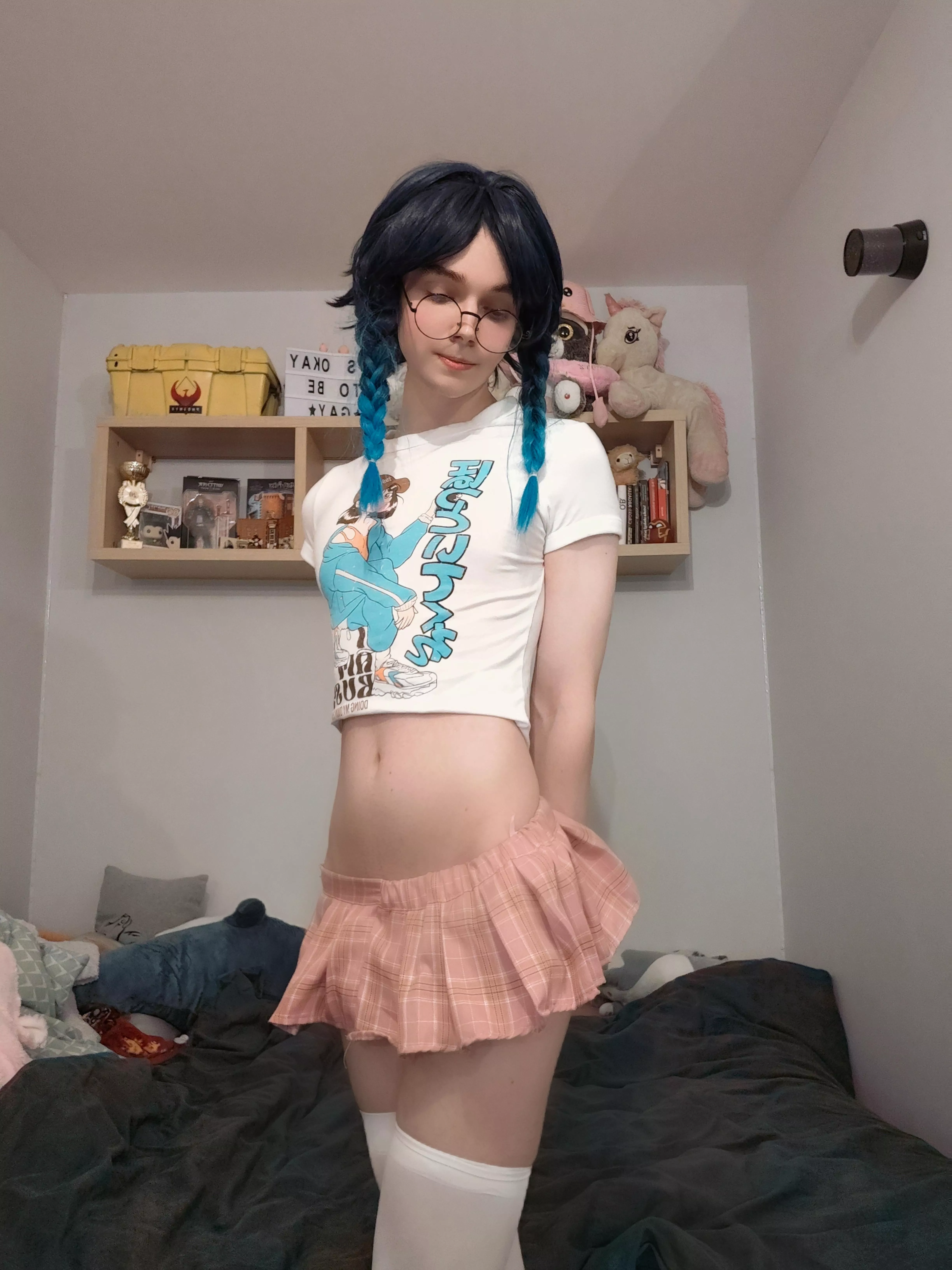 Say hi if u think I'm cute 🥺