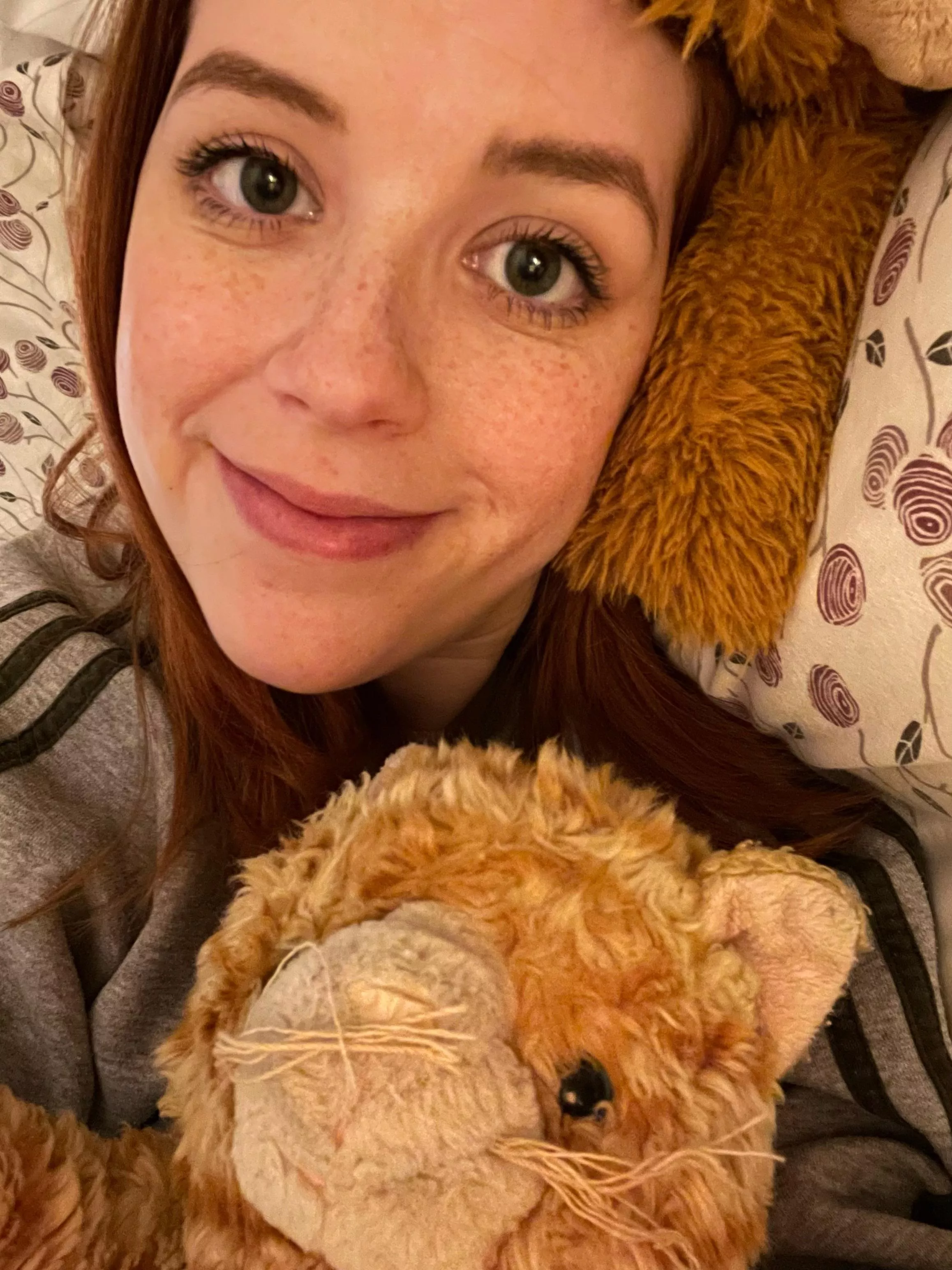 Send me some hugs and make me feel better 💕 [F]