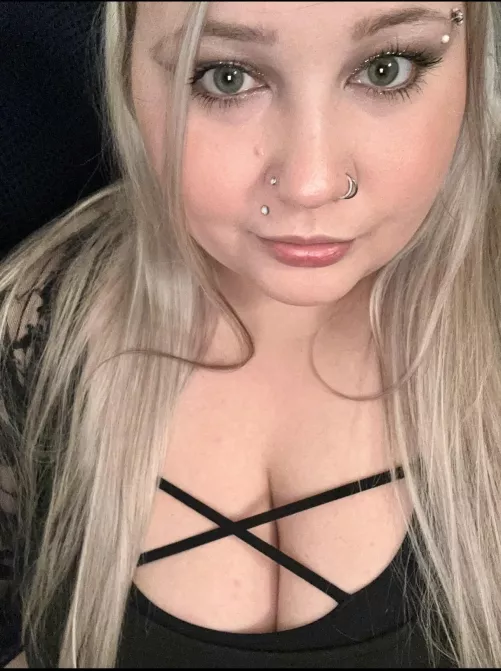 Spooky season is my favorite, let’s watch some scary movies! 💀🎃👻