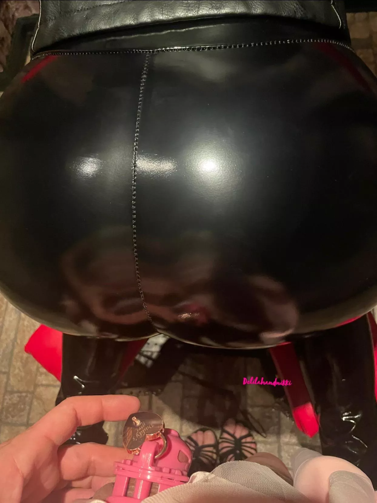 The closest you’ll ever get to my pussy loser 😈