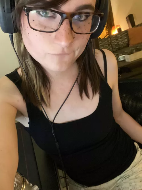 Am I pretty like this?