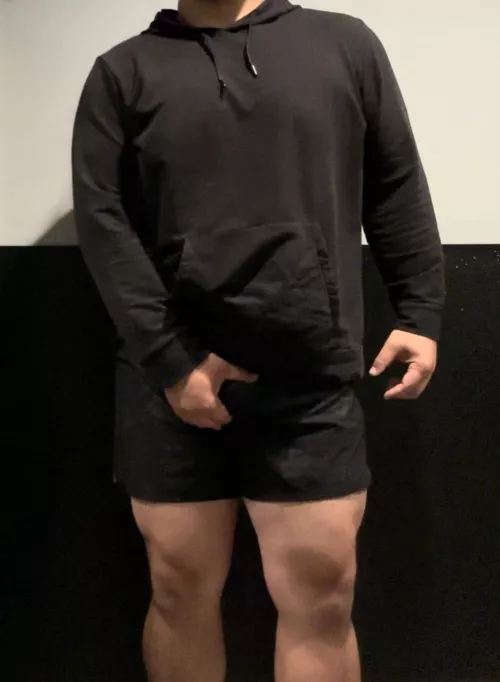 Cramping up after leg day, can I get a spot next time? [M] 😅💪🏽