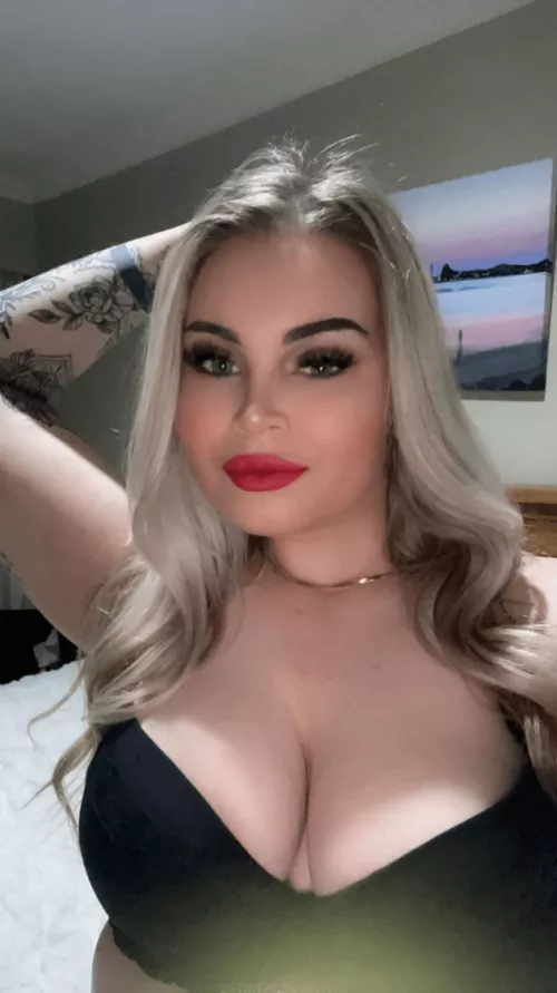 Do you think that you'd be happy with a girl like me?