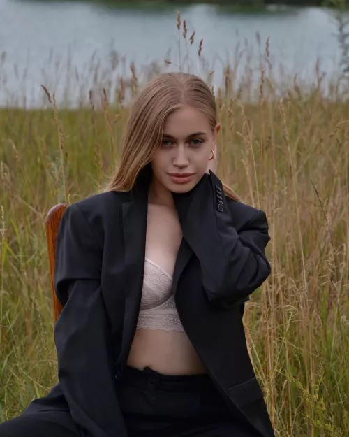 Feel how soft it is😽