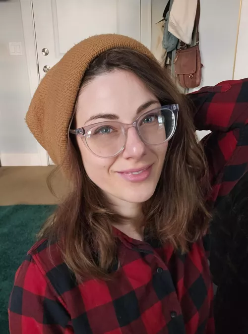 It's flannels & beanies weather!