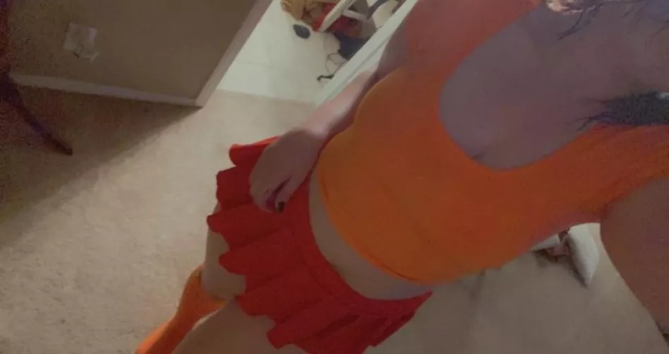 Jinkies! Halloween is in two weeks, should I be Velma 🤔 link below 😘