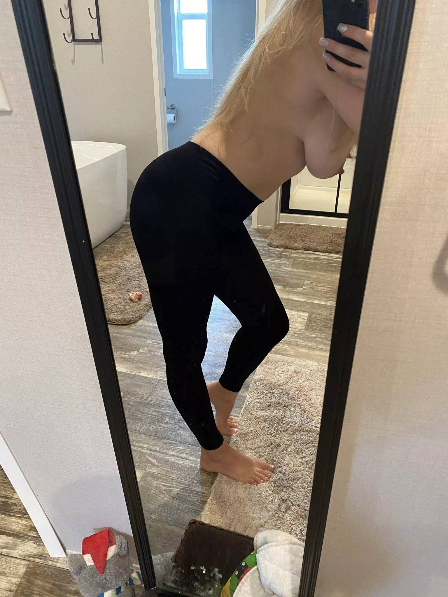 Mombod side view 😜