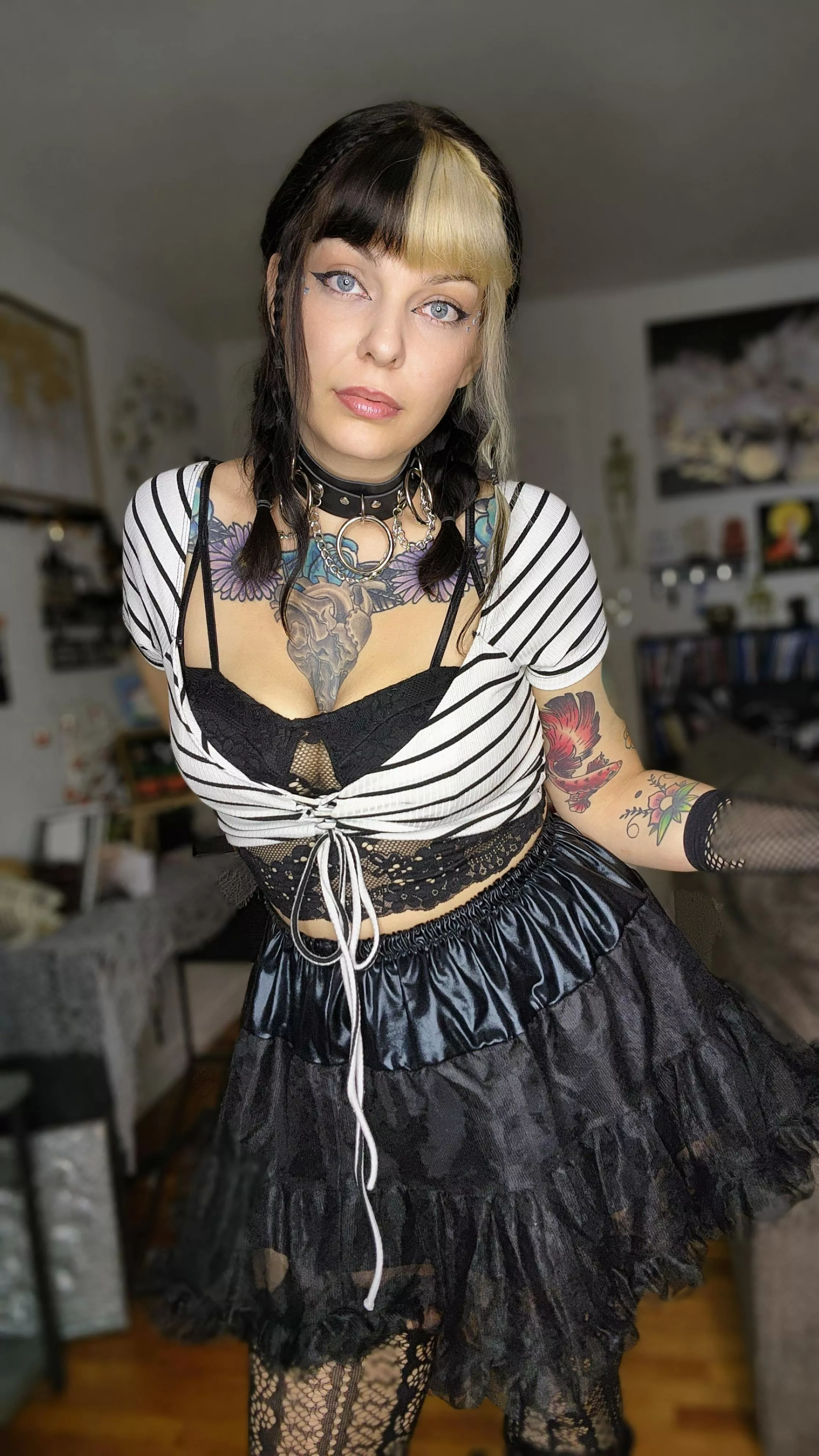 Naomi @thenaomipeaches