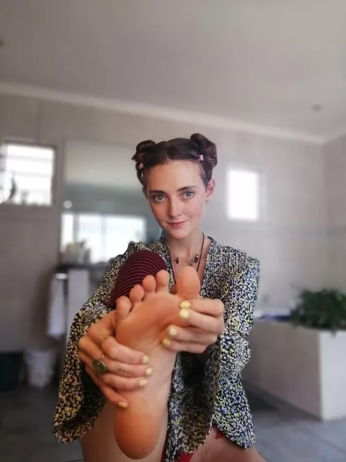 POV: you ask me to put me foot close to you F18