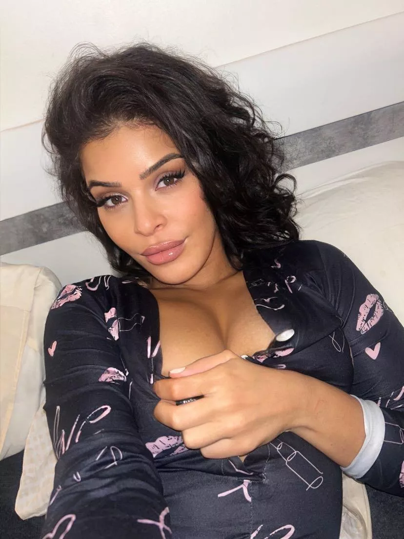 Say yes if you’re over 20 and I’ll send you something Say yes if you’re over 20 and I’ll send you something