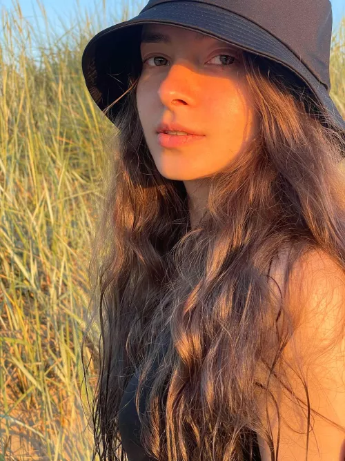 This brunette is ready to have some fun