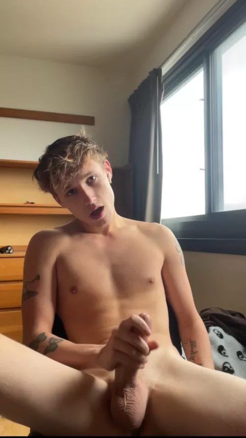 (20) my roommate just left (;