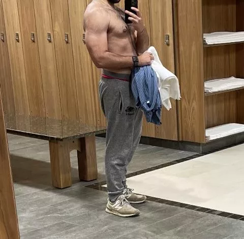 29 M seeking hotwife