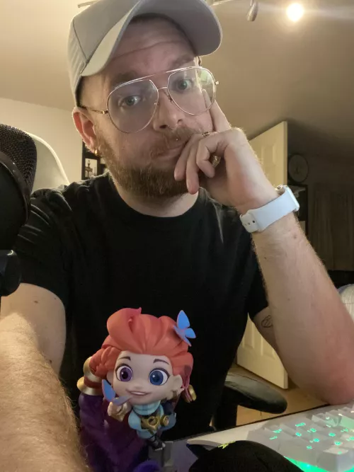 [32] queues are shit tonight. Who’s your league main? (NA)