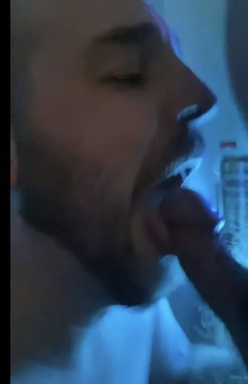 32m love swallowing cum from any and all cocks message me if you want your cock drained in kelowna bc