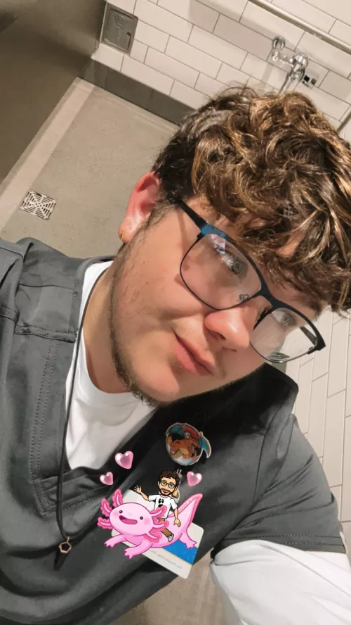 anyone wanna play games with me ? 👉🏼👈🏼🥺