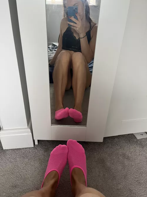 Bright pink socks make me happy 🥹🥹