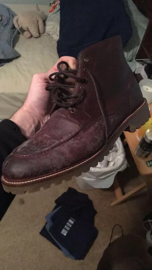 Can anybody tell me where I can get this style?