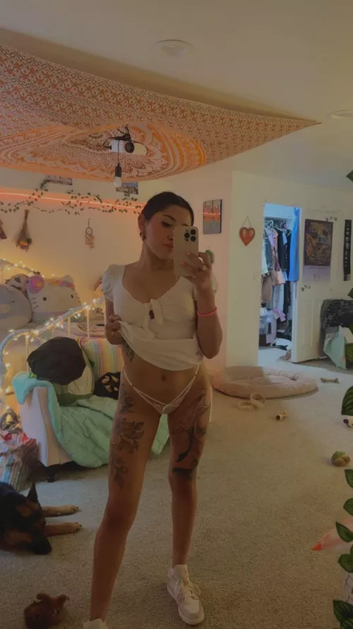 could use some help getting my dress off 😘