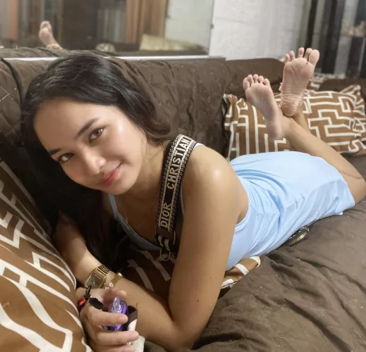 Describe them in 1 word. 🫣❤️