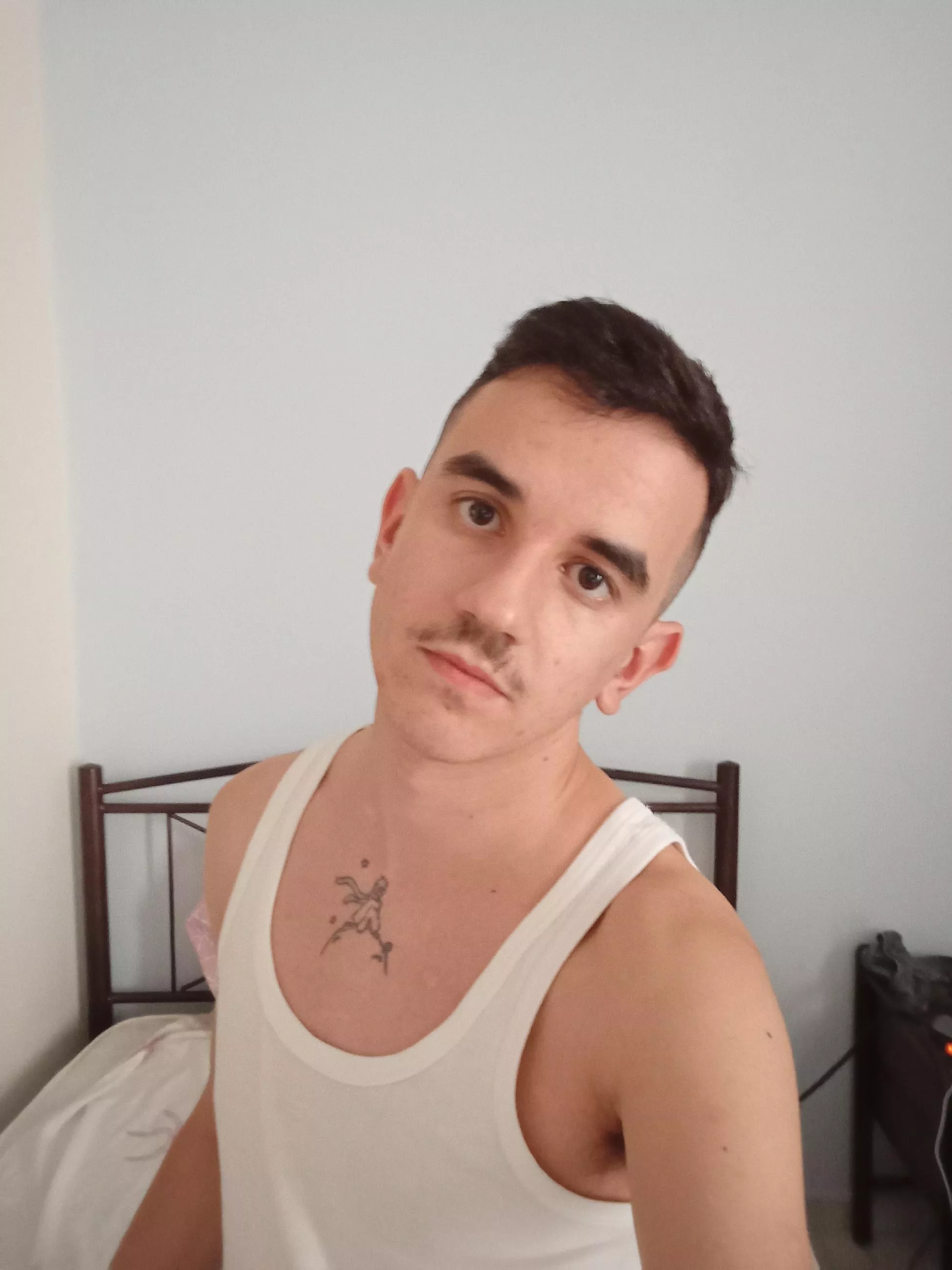 Do I have a good face? I feel insecure (bdd TW)