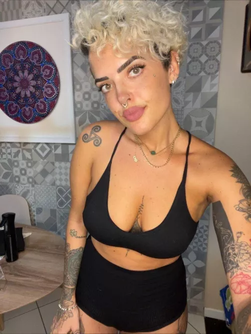 Do you like my yoga outfit?