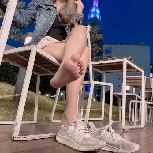 Do you like the view? Right where you belong 😈