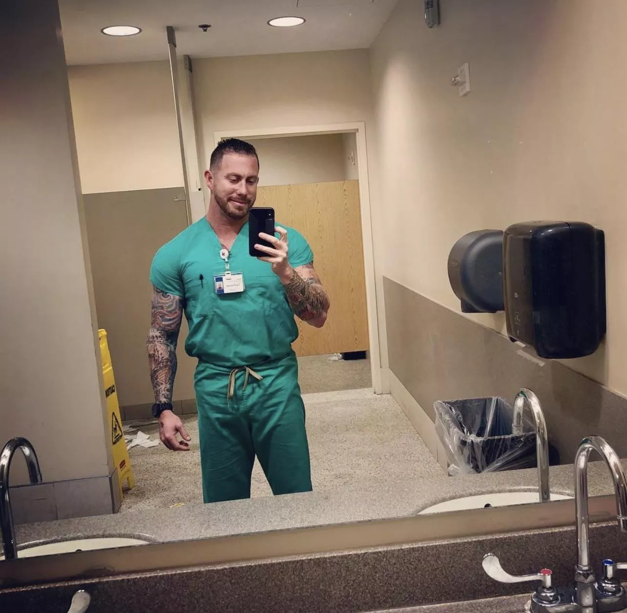 Happy Friday! Who’s going out with me tonight?