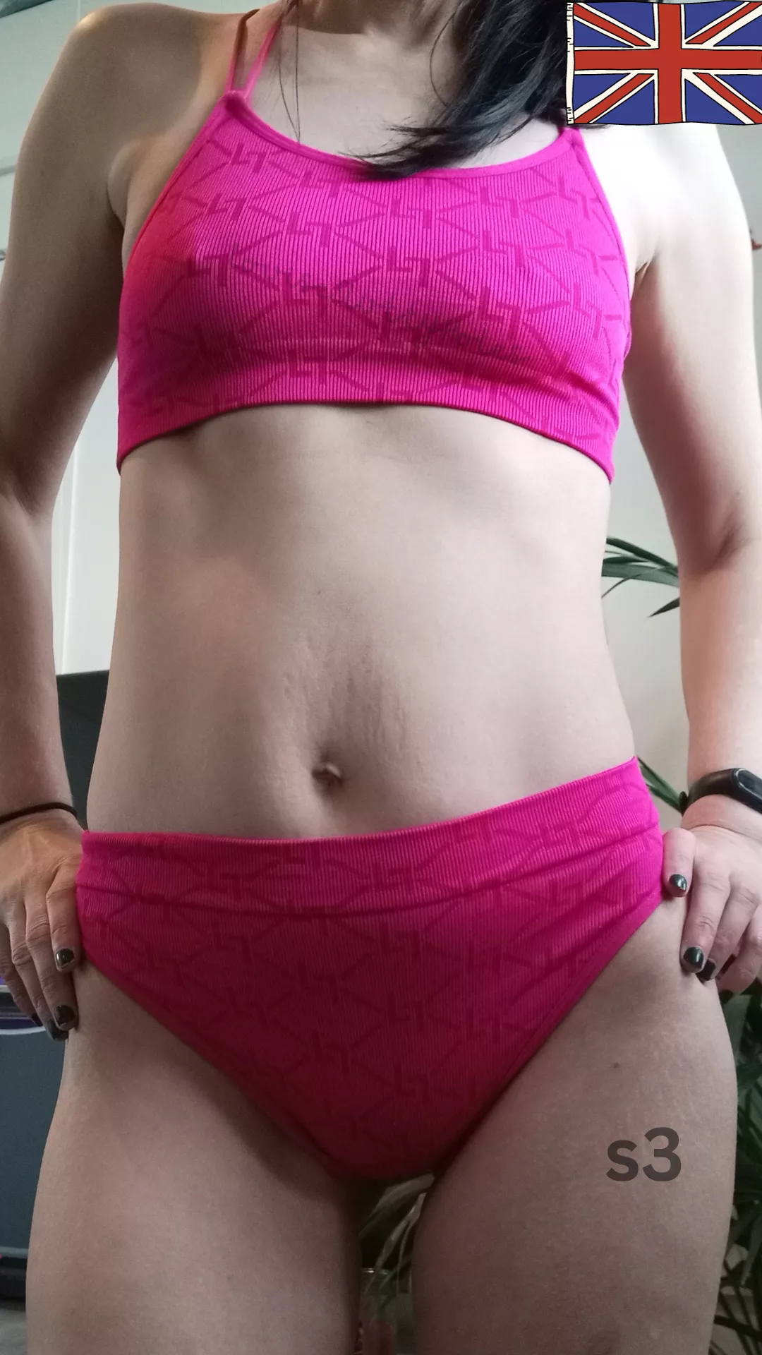 Hey! I'm Louise and I'm a UK based milf. I love knowing what you guys get up to with my panties when you've received them! DM me to book a wear ❤️ £20 Inc [UK] p&p [selling]