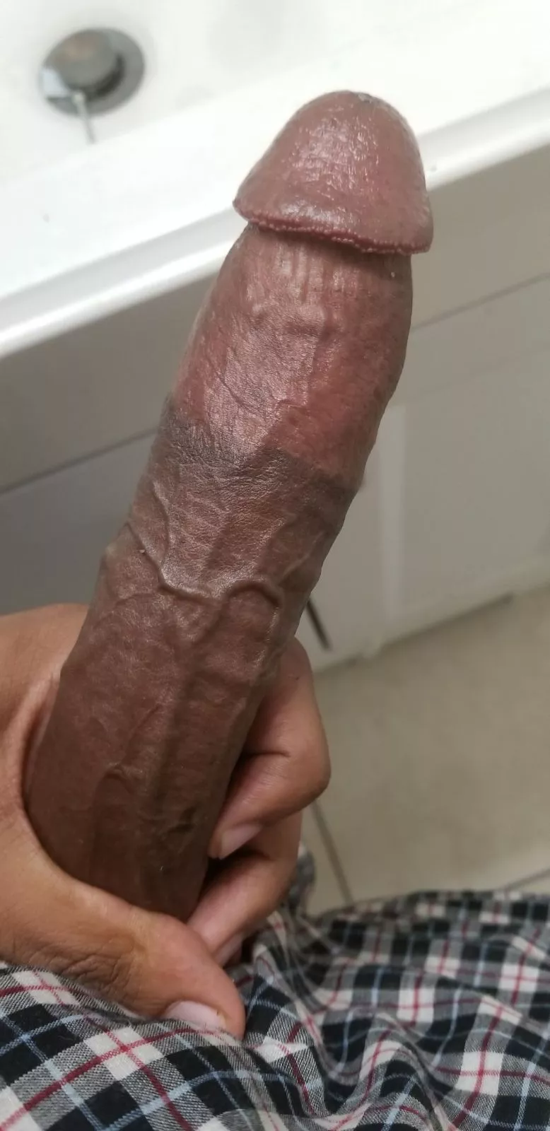 I need a nice mouth for my bbc I'm so horny