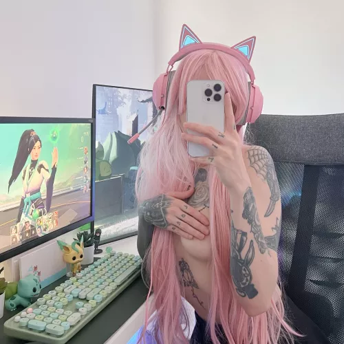 If I win will you let me bounce on your cock 💗