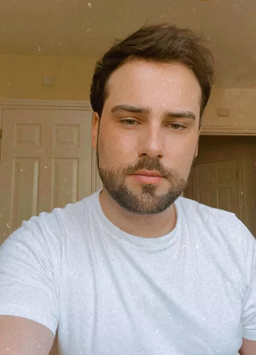 Need a gaming buddy/someone to carry me in Overwatch 😌