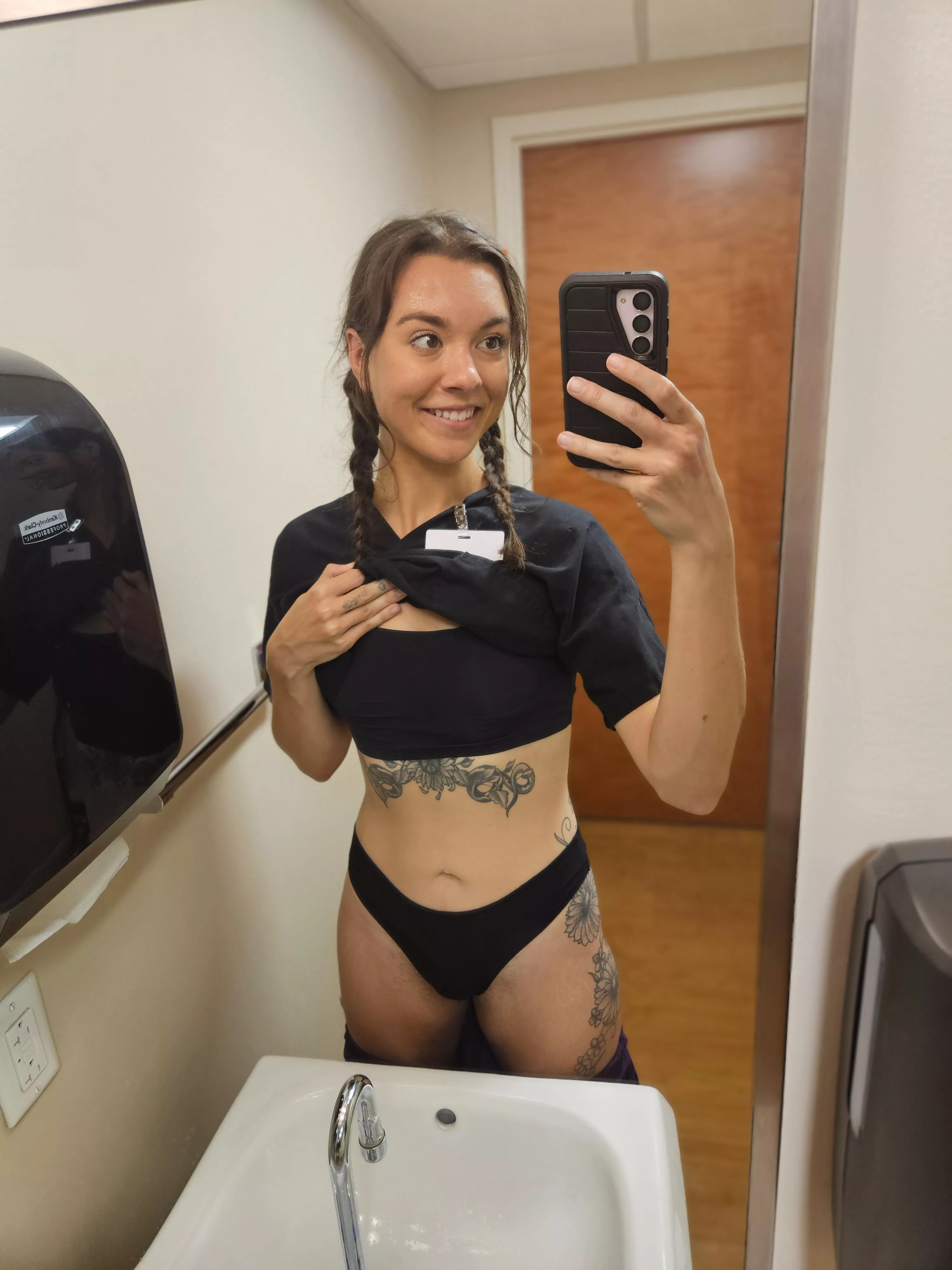 Tatted nurse who loves to take happy nudes