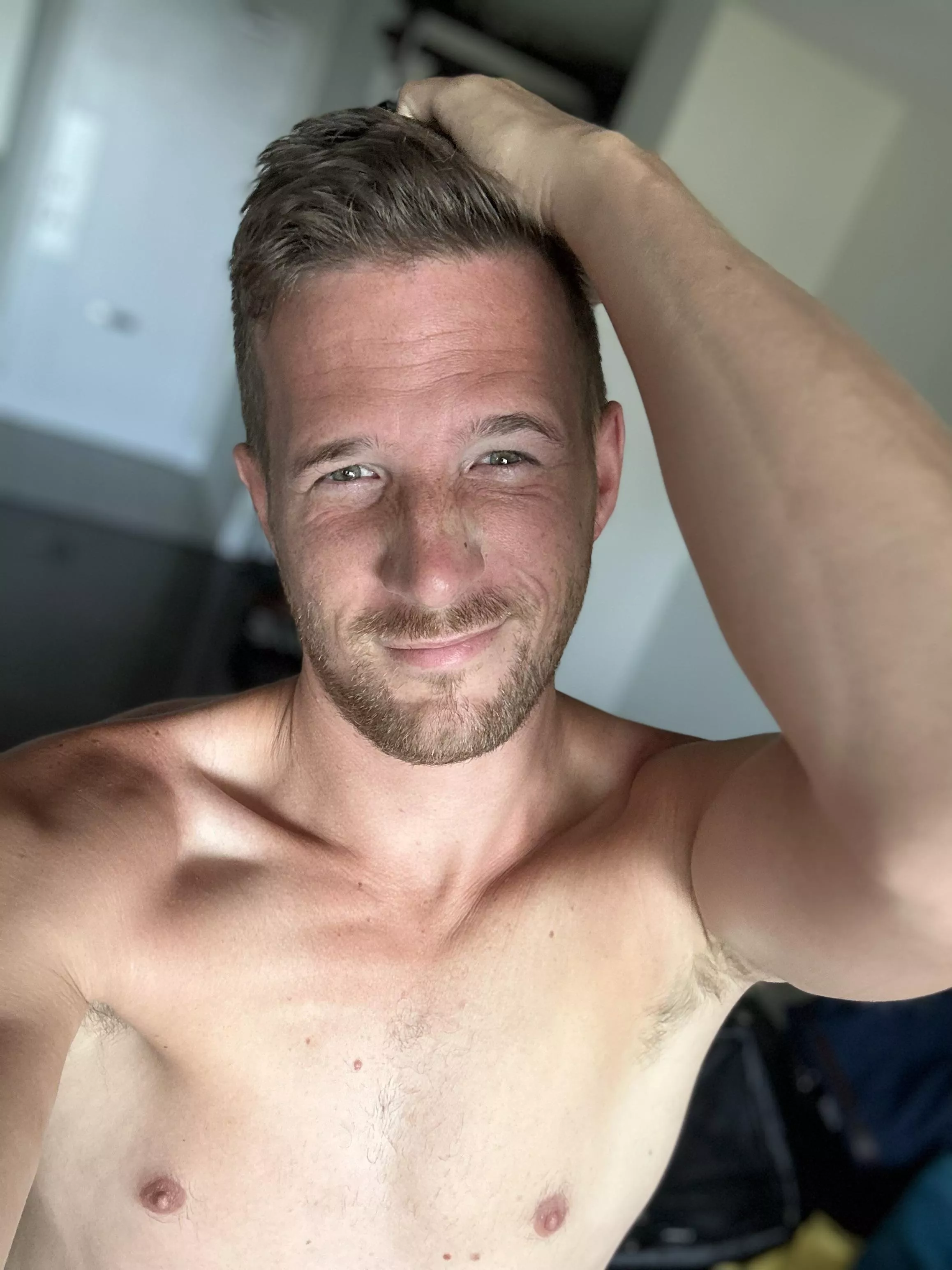 Who is coming to the beach with me today? It is a bit cloudy but still nice n warm.