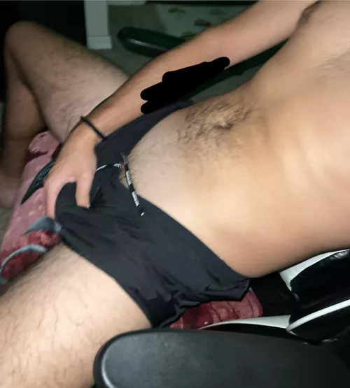 21 USA high n horny lookin 4 b8 bros while i game